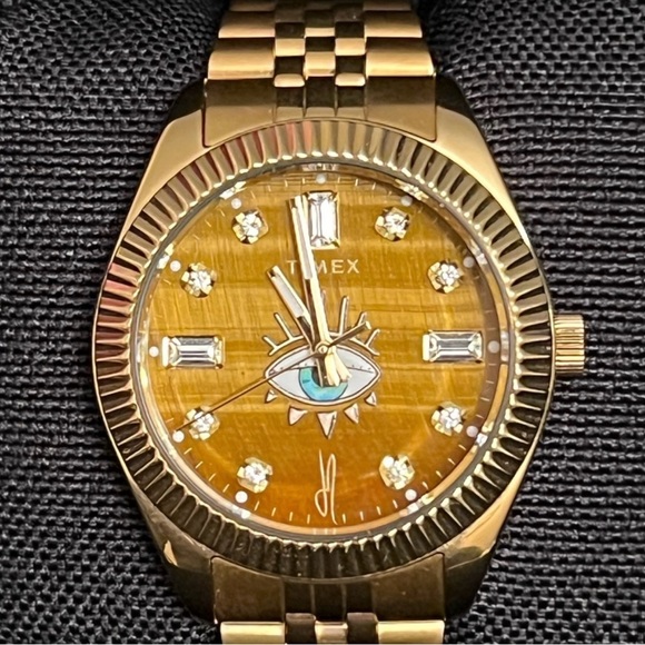 Jacquie Aiche x Timex collab tiger’s eye watch. Highly sought after, so chic. - Picture 3 of 9